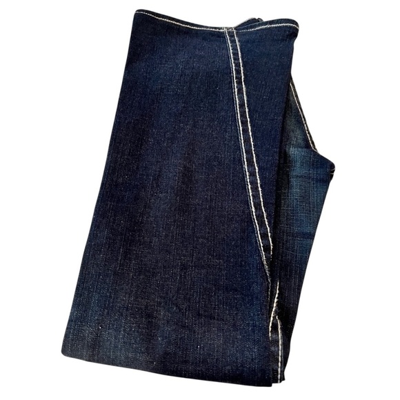 True Religion Women's Blue Jeans with thick white stitching, size 31 - Picture 12 of 16